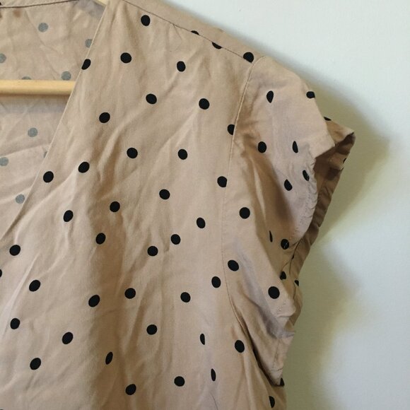 NWOT Rockabilly Polka Dot Flutter Cap Sleeve Button Up Blouse - Picture 4 of 15